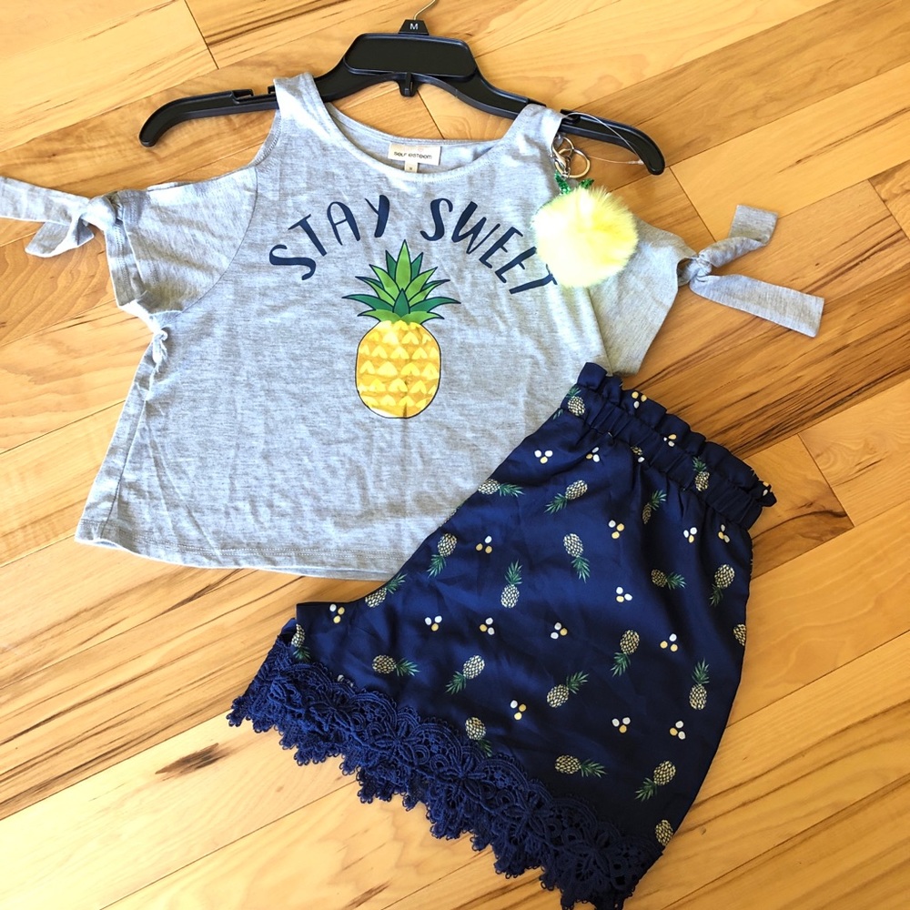 🍍 NWOT Girls Pineapple Outfit Sz medium